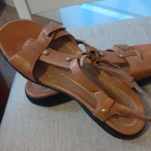 UnStructured Leather T-strap Sandals - Un.Shade